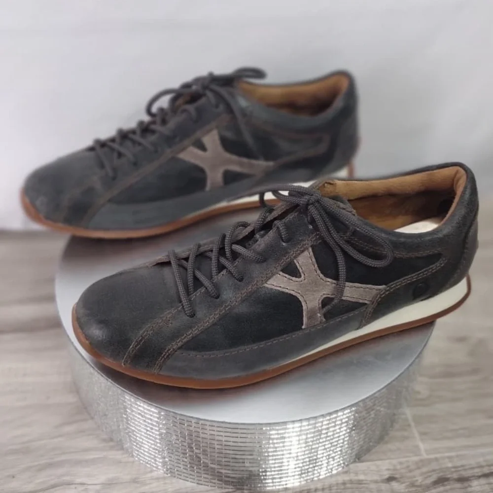 Born Men's Black and Brown Casual Shoes size 9.5 pre owned Exellent good cond
